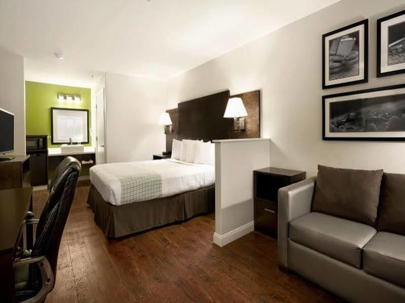 Hotel Baymont By Wyndham Modesto Salida Exterior foto